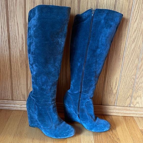 Born suede wedge heel boots. - Picture 11 of 11